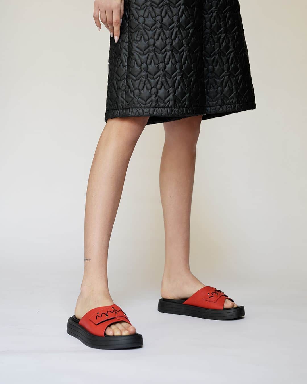 エンリーベグリンのインスタグラム：「Step it up wearing the new Slipper old iron with decorative handmade stitches and rubber black sole.  Shop now - tap or click link in bio  #HenryBeguelin #SS23 #instafashion #instastyle #womensfashion」