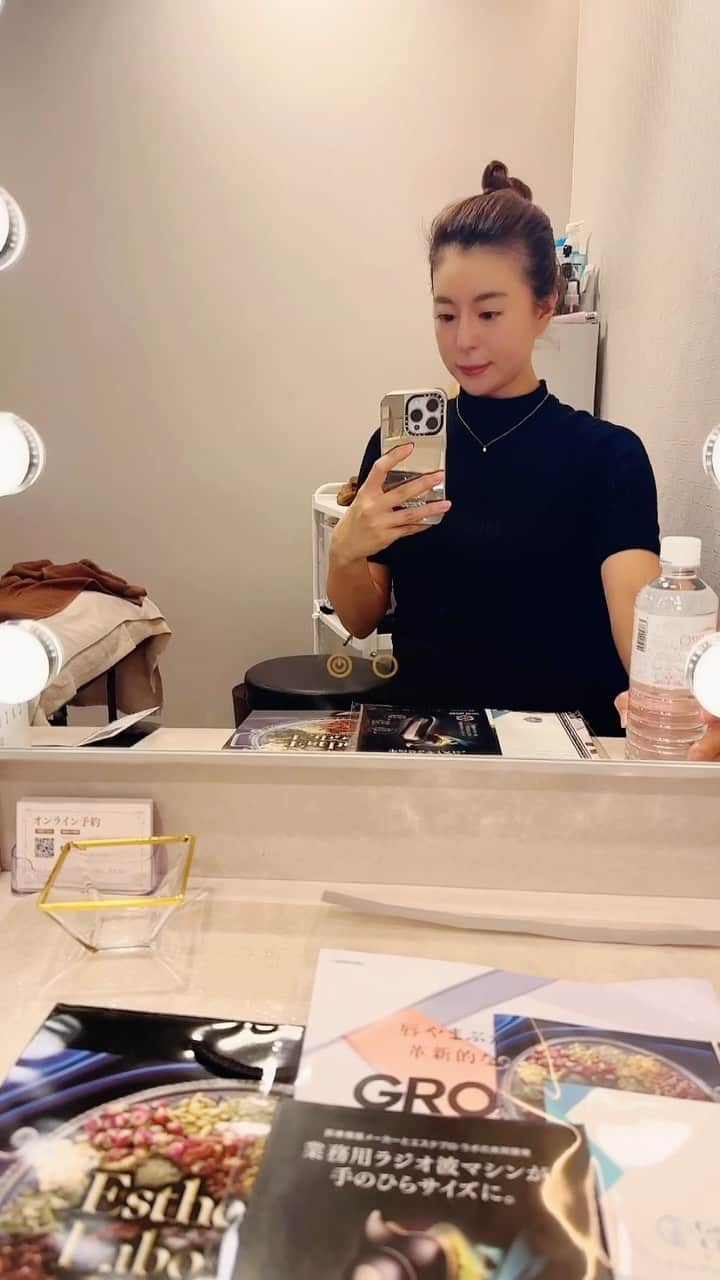 橋本真依のインスタグラム：「・ 🥴🥴💆‍♀️🥴🥴 ⁡ @esteprolabo_official　さんにて #グロッティプロ 幹細胞を浸透させる機械を体験🤍 ⁡ まったく痛くなくていつのまにか 眠っちゃうんじゃないの〜っていうくらい 気持ちよかったです✨ ⁡ じんわりあったかくなるのは 自分の血流が流れている証拠らしい☺️ 首までできるので気になる首のシワにも ゴルフでできたシミにも効くとのこと。 ⁡ 気持ちいい時間でした👌🥴 ⁡ ⁡ ⁡ ⁡ ⁡ ⁡ #エステプロラボ　 #プロラボソリューション　 #グランプロメディカルスパ　 #スパ　 #フェイシャル ⁡ @prolabosolution_official @grottypro　 @medicalspa_granpro」