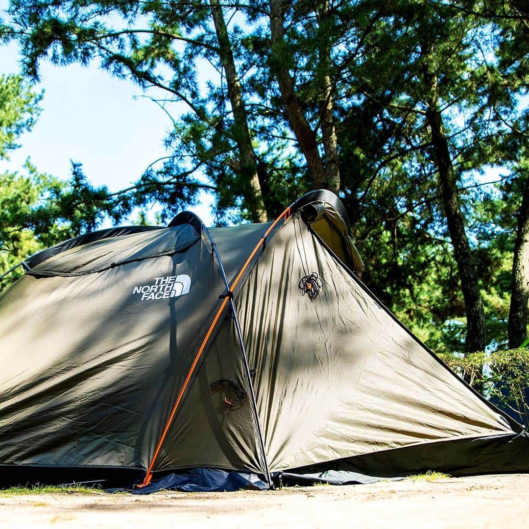 キャンプ情報サイト［ランタン］さんのインスタグラム写真 - (キャンプ情報サイト［ランタン］Instagram)「CAMP SMILE STYLE ／ 渋い色味で統一したキャンプサイト。 前室の広いテントがお気に入り ＼ いろんなキャンパーのキャンプスタイルを現地取材と一般キャンパーからの投稿で数多く掲載してます。 . . 詳しくは @lantern.camp webサイトをご覧ください . . #camp #camping #camplife #outdoor #travel #trip #lantern_smile #キャンプ #キャンプ用品 #アウトドア #テント #自然 #旅行 #キャンプ初心者 #キャンプ好きな人と繋がりたい #アウトドア好きな人と繋がりたい #camper #外遊び #キャンプスタイル #マイアミ浜オートキャンプ場 #グループキャンプ #グルキャン #TheNorthFace #ノースフェイス #DOD #ディーオーディー #ogawa #オガワキャンパル #Morakniv #モーラナイフ」5月30日 18時03分 - lantern.camp