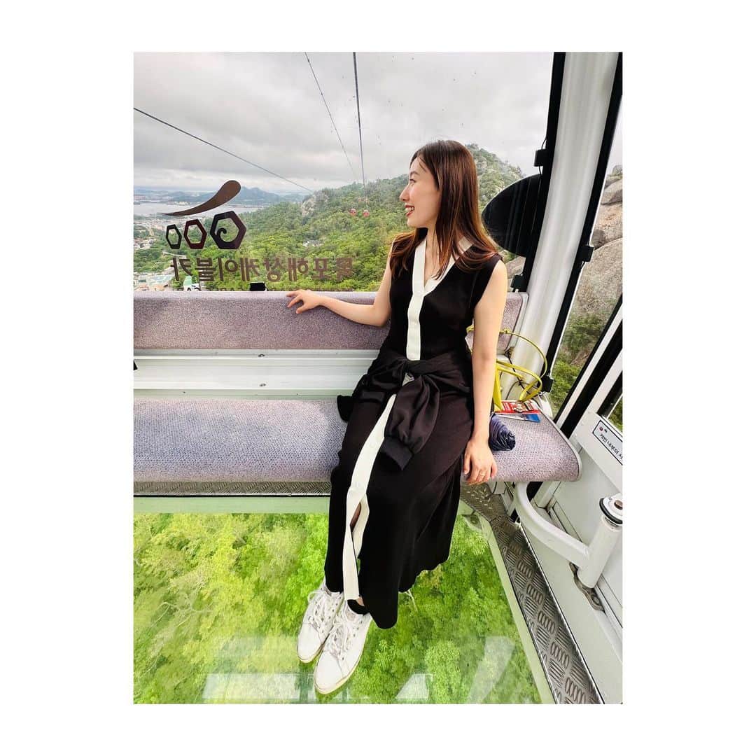 楠紗友里のインスタグラム：「* 久しぶりのロープウェイに興奮した日🙈 でも三半規管弱くなっていました🥹 どうやったら強くなるのだろう🥹🥹  #クリスタルロープウェイ #ロープウェイ #木浦 #목포 #목포해상케이블카 #해상케이블카🚠」