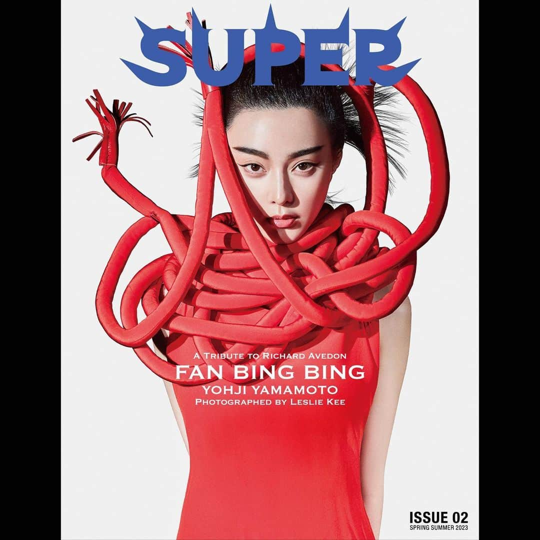 レスリー・キーさんのインスタグラム写真 - (レスリー・キーInstagram)「Super Magazine @supermagazinenyc  ★ 2023SS issue 02★  「A Tribute to Richard Avedon」 Celebrating on 15 May 2023, the 100th Birthday of legendary photographer Richard Avedon !  @avedonfoundation #richardavedon #avedon100 #superavedon #supermagazinenyc #lesliekee   FAN BING BING @bingbing_fan  featuring YOHJI YAMAMOTO @yohjiyamamotoofficial   Photographed by @lesliekeesuper  Styling by @yoshi_miyamasu  Hair by @hairtetsu  Makeup by @harukadebeau  Movie Filmed & Edited by @alvindu2023  Photo Retouching by Fight Club Location : @iino_productions  Special thanks @riz_tokyolady  Wardrobe @yohjiyamamoto.tokyo @yohjiyamamotoinc   @x8_gallery @asahi_fashion #yohjiyamamoto #fanbingbing #fanbingbingstyle」5月30日 18時05分 - lesliekeesuper