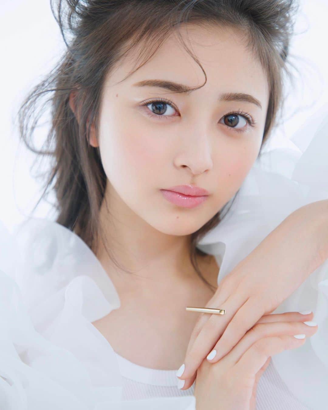 菊地泰久のインスタグラム：「#井上和  @vocemagazine  @chigirakeiko  @eskurumiaya  @yasuhisa_kikuchi   #乃木坂46 #voce #菊地泰久 #yasuhisakikuchi #beauty #makeup #fashion #portrait #jewelry #gravure #shooting #photography #photographer #model #studio」