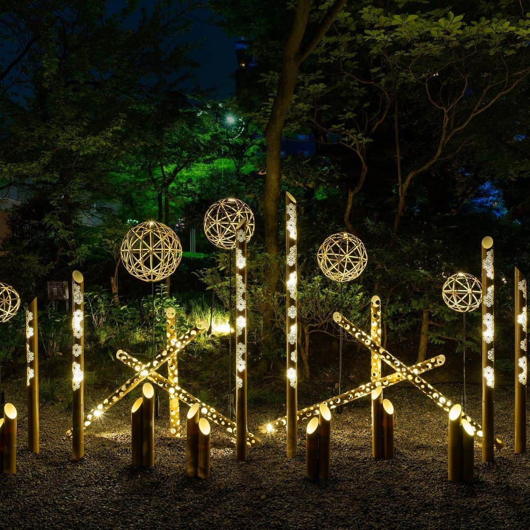 グランドプリンスホテル新高輪さんのインスタグラム写真 - (グランドプリンスホテル新高輪Instagram)「. 初夏の夜を優しく照らす竹あかり。 とっておきの一枚を撮影してみてはいかがでしょうか。 グランドプリンスホテル高輪とホテル椿山荘東京では共同Instagramキャンペーンを開催中！ 皆さまの素敵なお写真をぜひご投稿ください♪ 🔍キャンペーン詳細はハイライト「IG Campaign」よりご確認いただけます。  Bamboo lights that gently illuminates in the early summer night. How about taking a photo together with our illuminations? Grand Prince Hotel Takanawa and Hotel Chinzanso Tokyo are holding an Instagram campaign! Please post your wonderful photos♪ 🔍You can check the details of the campaign from our highlight "IG Campaign".  #竹あかり #グランドプリンスホテル新高輪　#グランドプリンスホテル高輪 #ザプリンスさくらタワー東京 #ホテル椿山荘東京#プリンスホテル #高輪廿六夜 #高輪時間 #grandprincehotelshintakanawa #grandprincehoteltakanawa #theprincesakuratowertokyo #ちかけん #chikaken #竹 #japaneseculture #japanesecultures #japaneseculturefestival #やさしい光 #煌めき #光の絶景 #イルミネーション #竹 #ちかけん #chikaken #chikaken_takeakari #高輪竹あかり #椿山荘竹あかり#bamboolantern #bamboolight」5月30日 18時29分 - grandprincehotel_shintakanawa
