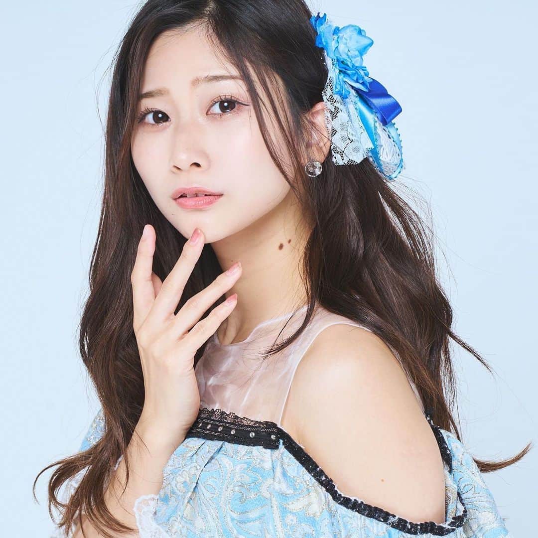 塩野響子のインスタグラム：「⠀何枚目が好き(´ω｀)？ ツアー衣装はツアーでしか見られないので ぜひこの可愛い衣装を見に来てくれっ🤤💕 ⠀ ⠀ 6/18 札幌 7/2⠀ 富山 7/9⠀ 名古屋 9/16 福岡 9/17 広島 9/23 静岡 10/20 東京 ⠀ ⠀ 待ってるよんっ🫶」