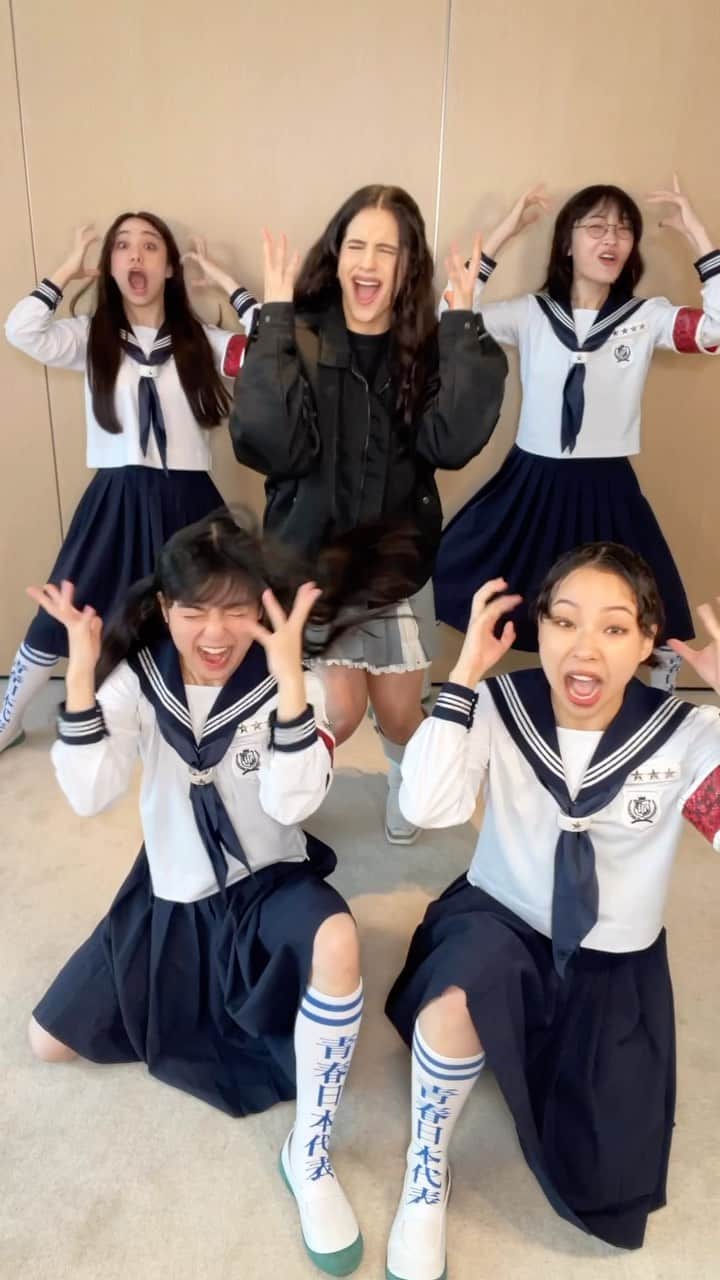 のインスタグラム：「We met ROSALíA @rosalia.vt 👑💫 We danced Suki Lie together!」