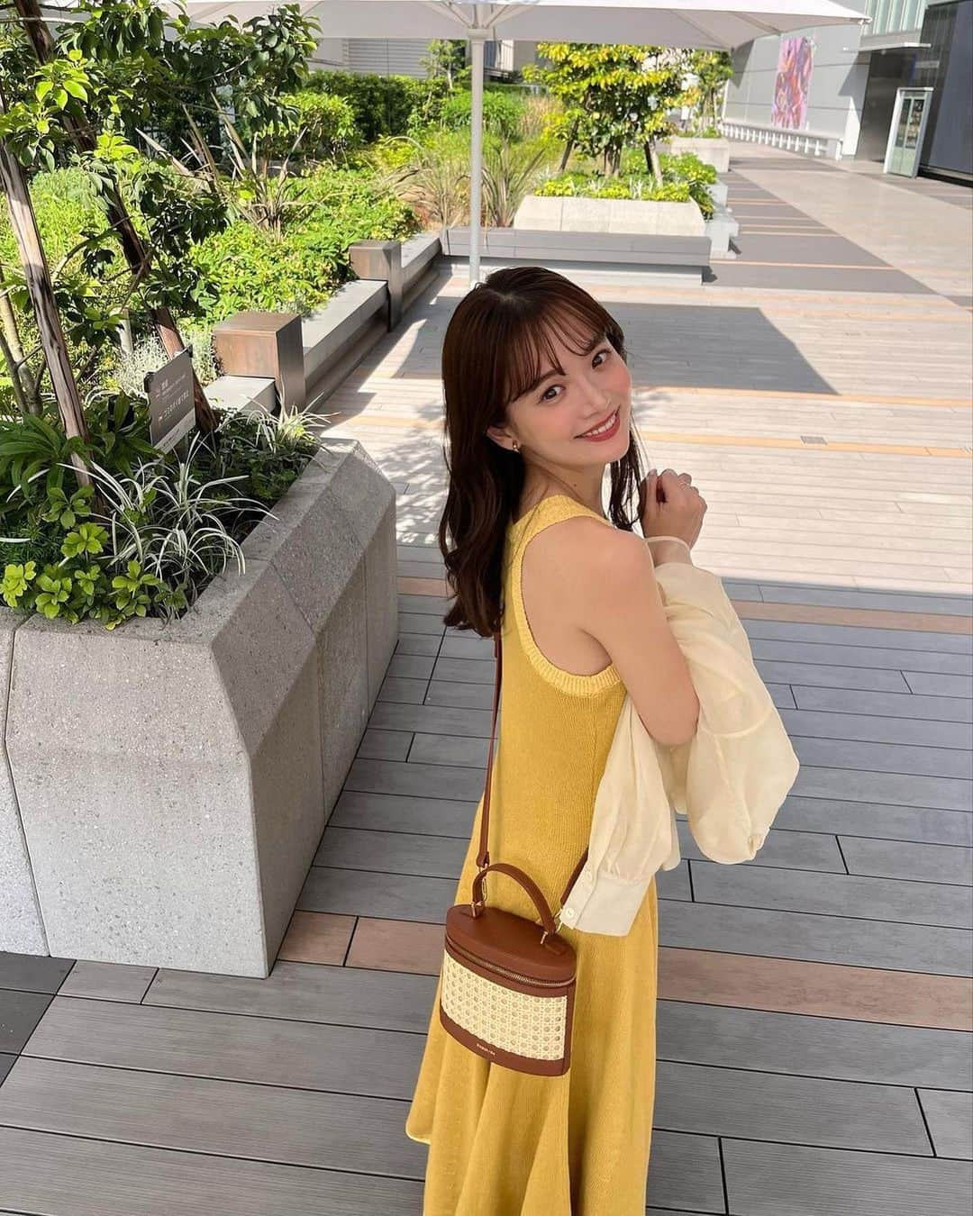 美女美容事情さんのインスタグラム写真 - (美女美容事情Instagram)「《イエローワンピ💛🧡》 *⁠ リポストを使って素敵な美女の投稿を紹介させて頂く【ビジョビ💄美女美容事情💅】のコーナーです✨ *⁠ 今回ご紹介させて頂きますのは!!👀❤︎⁠⠀ 田久保夏鈴さん< @kar_insta_gram >の素敵なお写真📸⁠⠀⁠⠀⁠⠀⁠ *⁠⠀⁠⠀⁠⠀⁠⠀ 涼しげなコーデが可愛らしいです❤️💖 黄色がとってもお似合いですね💛💛 *⠀⁠⠀⁠⠀⁠⠀⁠⠀ 田久保夏鈴さん< @kar_insta_gram > ⁠⠀⁠⠀⁠⠀⁠⠀ 素敵な投稿ありがとうございました☺️📸✨ *⠀⁠⠀⁠⠀⁠⠀⁠⠀ 田久保夏鈴さんのアカウントには他にも素晴らしい投稿が沢山ありますので是非覗いてみてくださいね💁‍♀️💙⁠⠀⁠⠀⁠⠀⁠⠀ *⠀⁠⠀⁠⠀⁠⠀⁠⠀ △▼△▼△▼△▼△▼△▼△▼△▼△▼ ⁠⠀⁠⠀⁠⠀ ❤🧡💛「美女美容事情」💚💙💜⠀⠀⠀⠀⠀⠀⠀⠀⠀⠀⠀⠀⠀⠀⁠⠀⁠⠀⁠⠀⁠⠀⁠⠀ 👇掲載ご希望の方は👇⠀⠀⠀⠀⠀⠀⠀⠀⠀⠀⠀⠀⠀⠀⠀⁠⠀⁠⠀⁠⠀⁠⠀⁠⠀ @b_b_j.jタグ付けと🖤 #ビジョビ ⁠⠀ 🖤タグ付けお願いします✨⠀⠀⠀⠀⠀⠀⠀⠀⠀⠀⠀⠀⠀⠀⠀⁠⠀⁠⠀⁠⠀⁠⠀⁠⠀ △▼△▼△▼△▼△▼△▼△▼△▼△▼ ⁠⠀⁠ #ニットワンピース #ワンピースコーデ #おしゃれ女子 #ファッション女性  #おしゃれコーデ #ファッション女子 #コーディネート #コーディネーター #オトナ女子 #洋服好き #おしゃれ好き」5月30日 18時29分 - b_b_j.j