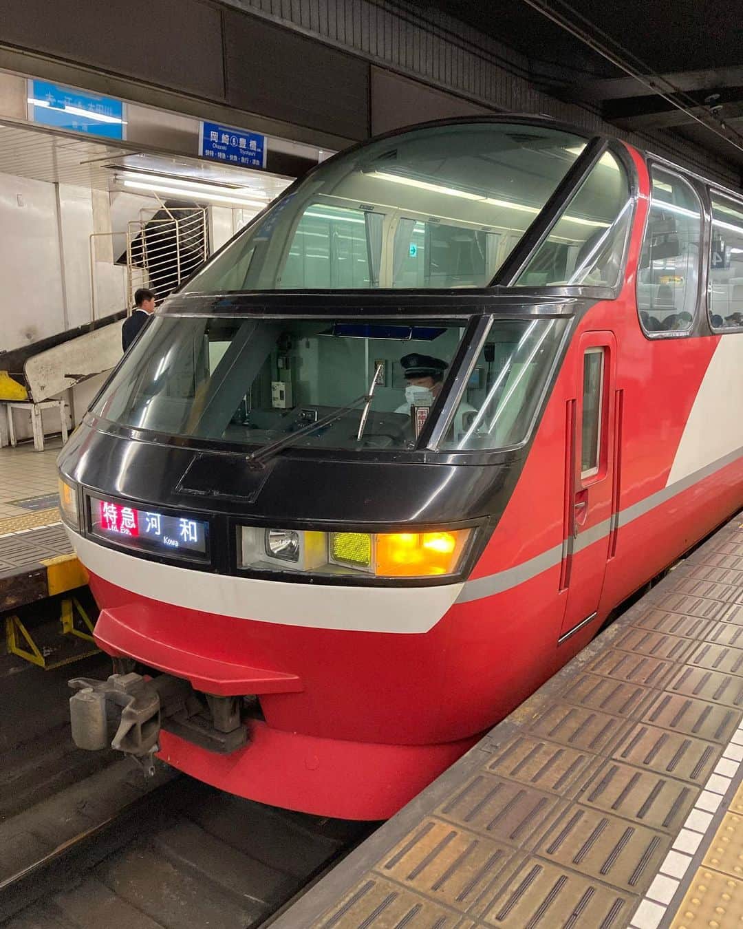 吉川正洋さんのインスタグラム写真 - (吉川正洋Instagram)「今日は名鉄に乗り、ホームで車両をたくさん眺めていました。幸せでした。」5月30日 18時30分 - dhyoshikawa