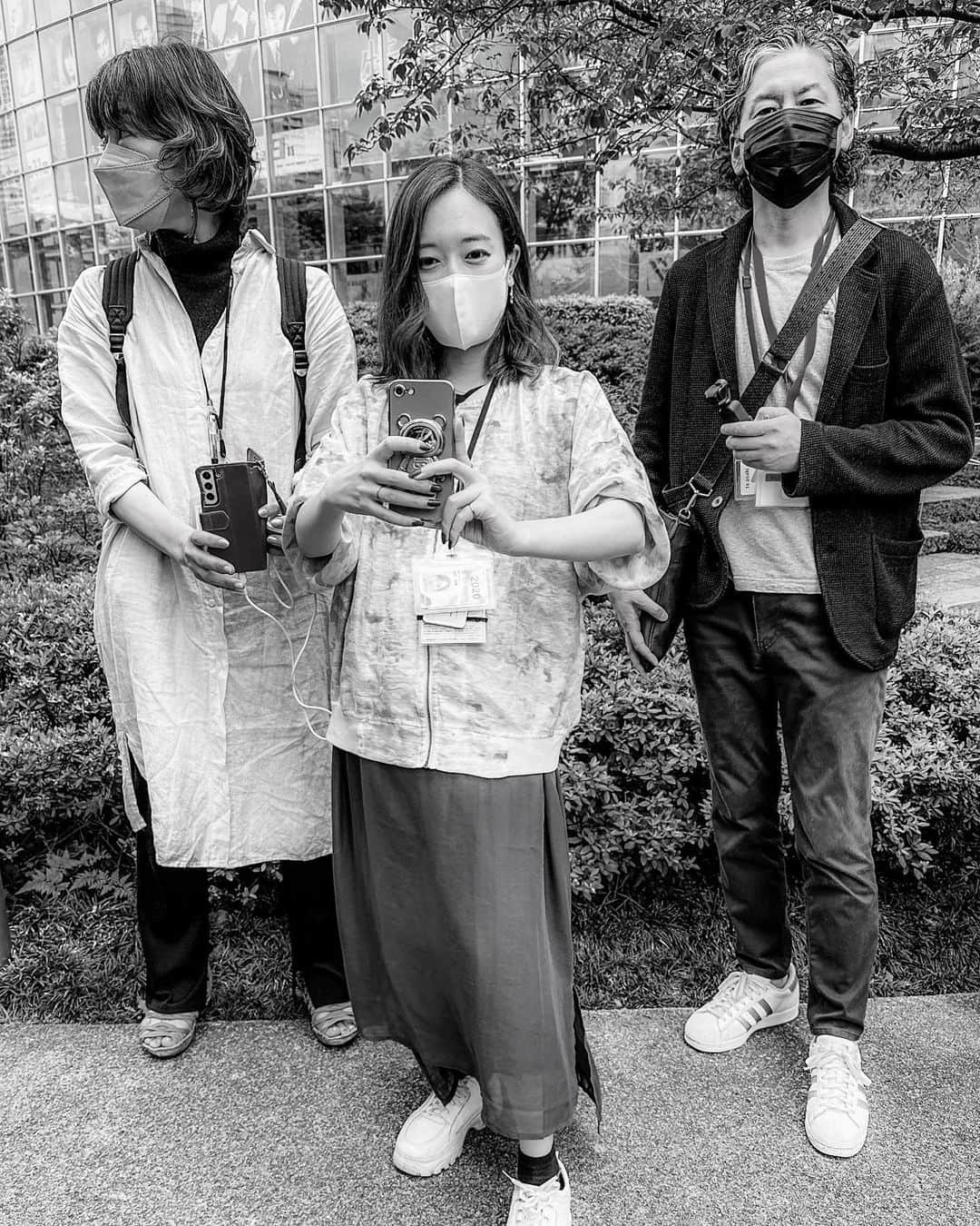 宍戸開のインスタグラム：「#ニッポンめしあがれ 🥢 #榊原郁恵 #宍戸開 #テレビ朝日   #bandw #bw #monochrome #streetphotography #storyofthestreet #streetoftokyo #streetcinematography #iphone14pro #photography #photographer #kaishishido #photooftheday #bnw」