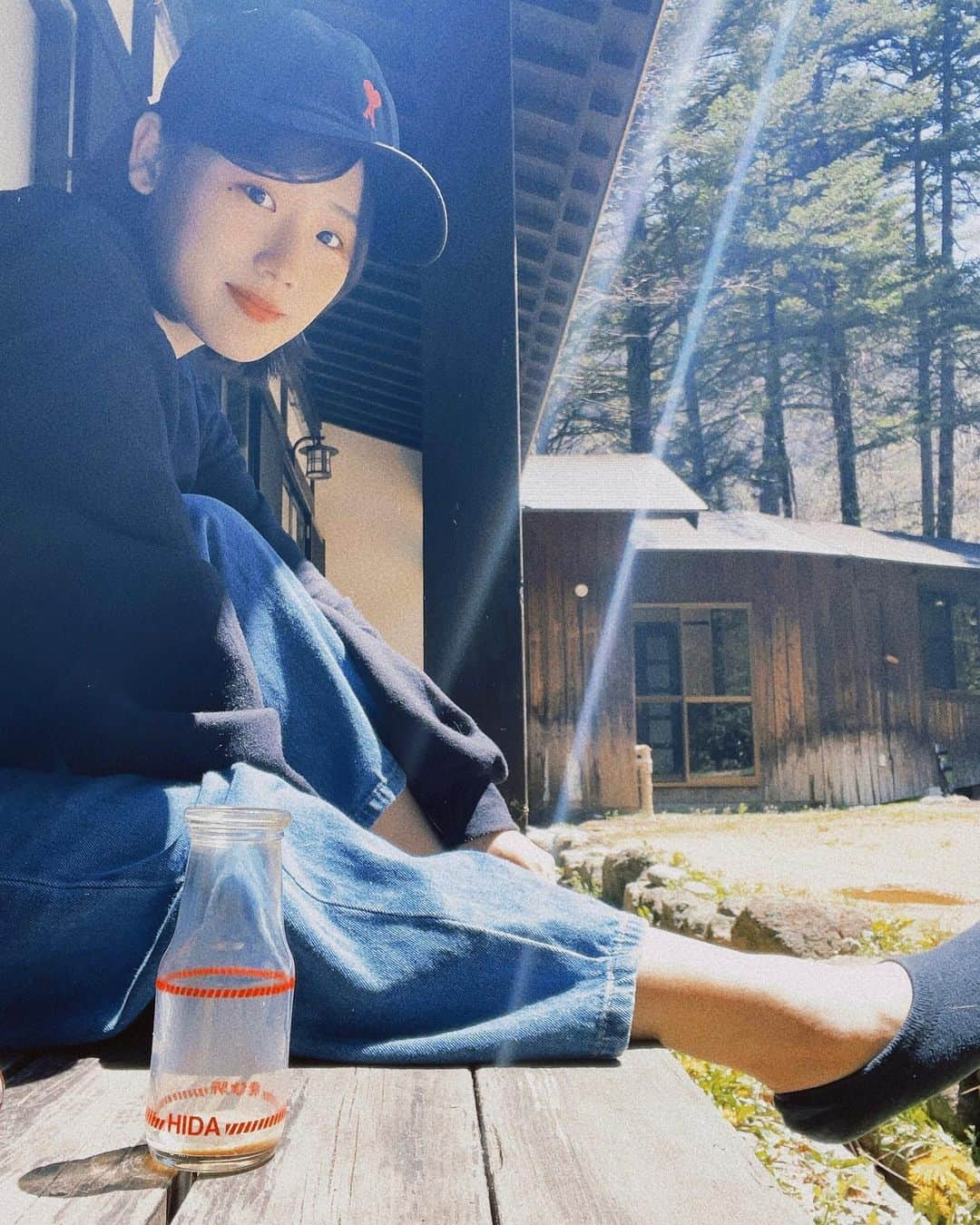 秋山ゆずきさんのインスタグラム写真 - (秋山ゆずきInstagram)「. . とある撮影後の温泉上がりの日〜  暖かくて良い日だったなぁ☺️  大人になって、温泉の魅力に 気づきました♨️ 最近流行りのサウナも そろそろチャレンジしてみようかな🤔  #温泉 #コーヒー牛乳 #温泉旅行  #サウナ #サウナ女子  #温泉街 #すっぴん #眠そう」5月30日 18時40分 - yuzukiakiyama