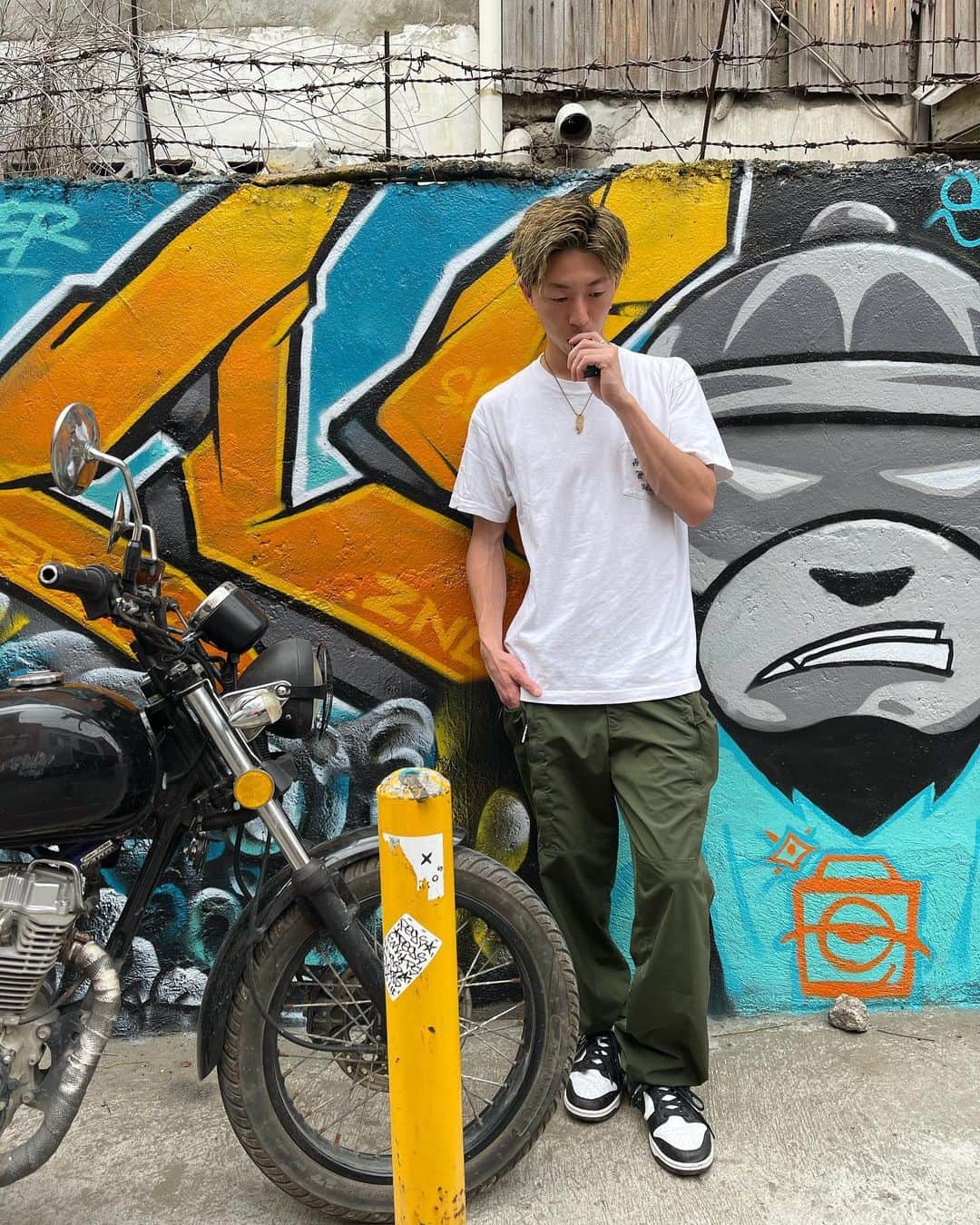 かずえいのインスタグラム：「バイクってまじ自己満で最高よね よく1人会議はバイク乗りながらするかずえいライフ  動画楽しんでくれてるかい？😁  #かずえいライフ#フィリピン#セブ島#海外旅行 #dunklowpanda #windandsea」