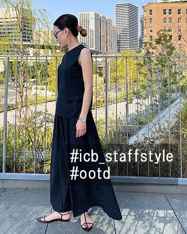 ICB WEB MAGAZINEさんのインスタグラム写真 - (ICB WEB MAGAZINEInstagram)「.  #icb_staffstyle  #ootd  @tamachan_style   ICBスタッフがこの夏おすすめのSETUPをpick up！ オリジナルスタイリングをご紹介します。  マットスキューバ タンクトップ型プルオーバー ¥12,980(taxin)  マットスキューバ フレアスカート ¥20,900(taxin)  #icb #icbjp #icbstyle  #onward #オンワード #オンワード樫山 #onwardcrosset #オンワードクローゼット #fashion #通勤コーデ #通勤スタイル #オフィススタイル #オフィスカジュアルコーデ #ootd #オフィスカジュアル #シンプルコーデ #大人カジュアル #春コーデ #シンプルファッション #お仕事服 #ootdfashion #本日のコーデ  #大人コーデ #カットソー #カットソーコーデ #トップス#スカートコーデ #スカートスタイル #セットアップ」5月30日 20時00分 - icb_jp