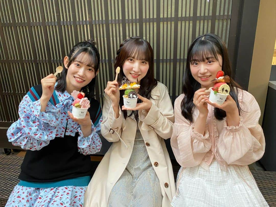 黒須遥香さんのインスタグラム写真 - (黒須遥香Instagram)「もうすぐ６月がきますね☺︎ 　 　 Instagramに載せる写真はあるのに、写真を厳選しているだけで毎度終わってしまう５月でした！  もっとポンポーンってあげられる人間になりたい！  ６月は、少しでも多く投稿まで辿り着けるようにしたいです☺︎     とりあえず、載せたつもりでいた京都の写真を載せていきます！  夢みたいに楽しかった京都〜！ JR東海さんのCM、YouTubeで見られるので何回でも見てください😆  .  #京都 #JR東海 #そうだ京都行こう #六波羅蜜寺 #京都グルメ #京都スイーツ #ジェラート #京都観光 #京都寺院 #ホテル侑楽京八坂」5月30日 20時01分 - kuros.mile_haruka