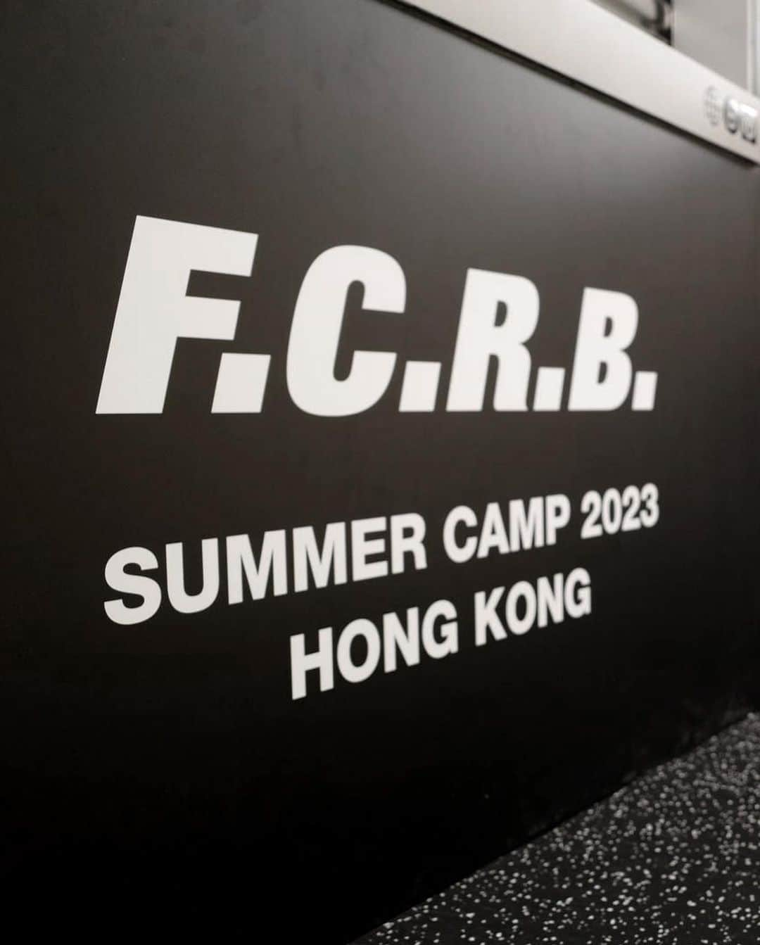 I.T IS INSPIRATIONさんのインスタグラム写真 - (I.T IS INSPIRATIONInstagram)「To celebrate the F.C.Real Bristol x Helinox launch, we invited guests Dickson Yu, Dixon Wong , Wong Yat Ho, Kenji Wong and Cheronna Ng to our Summer Camp 2023 event in Landmark. - Come and join us for the "F.C.R.B. SUMMER CAMP in HONG KONG" from today until June 8th at Central Landmark BELOWGROUND, the location of SOPH. HONG KONG. The pop-up space will feature the newest collection of F.C.R.B. apparel, including the team gear collaboration. - @soph_co_ltd @belowground.hk #FCRBxHelinox #FCRB #BELOWGROUNDHK #LANDMARKHK #ITHK」5月30日 20時03分 - ithk