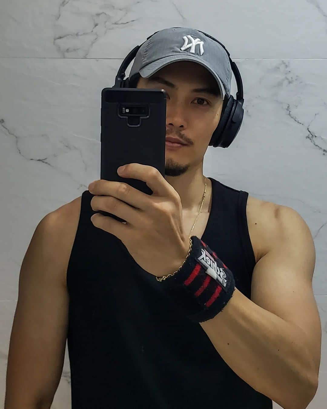 のインスタグラム：「MISSION COMPLETED チャンスは全て掴みたいから、毎日BESTコンディション。  #workout #gym #routine #helthyfood #hongkong  #modeling #香港 #ジム #筋肉 #海外生活 #モデル #俳優」