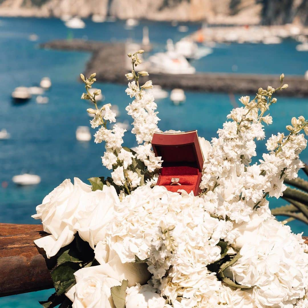 シャネル・イマンさんのインスタグラム写真 - (シャネル・イマンInstagram)「The blessings keep pouring, grateful for this new chapter and soon to be married and a forever to go ♾️📍Capri , Italy 🇮🇹 💍💎」5月30日 20時26分 - chaneliman