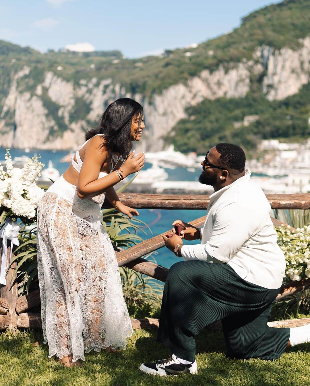 シャネル・イマンのインスタグラム：「The blessings keep pouring, grateful for this new chapter and soon to be married and a forever to go ♾️📍Capri , Italy 🇮🇹 💍💎」