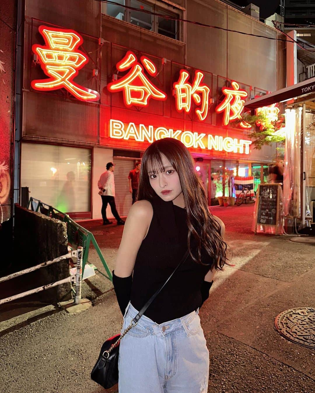 清水里香のインスタグラム：「⁡ ⁡ Bangkok Night🔥 ⁡ ⁡ 通りかかっただけだけど めちゃくちゃ映えてた❤️ ⁡ ⁡ ⁡ ⁡ #渋谷 #SHIBUYA #bangkoknight」