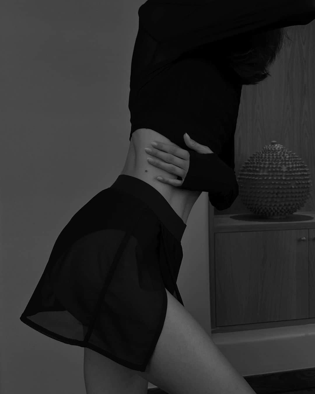 ブランカ・パディラさんのインスタグラム写真 - (ブランカ・パディラInstagram)「Talk ‘bout a mini skirt @alo 🖤」5月30日 20時48分 - blancapadilla