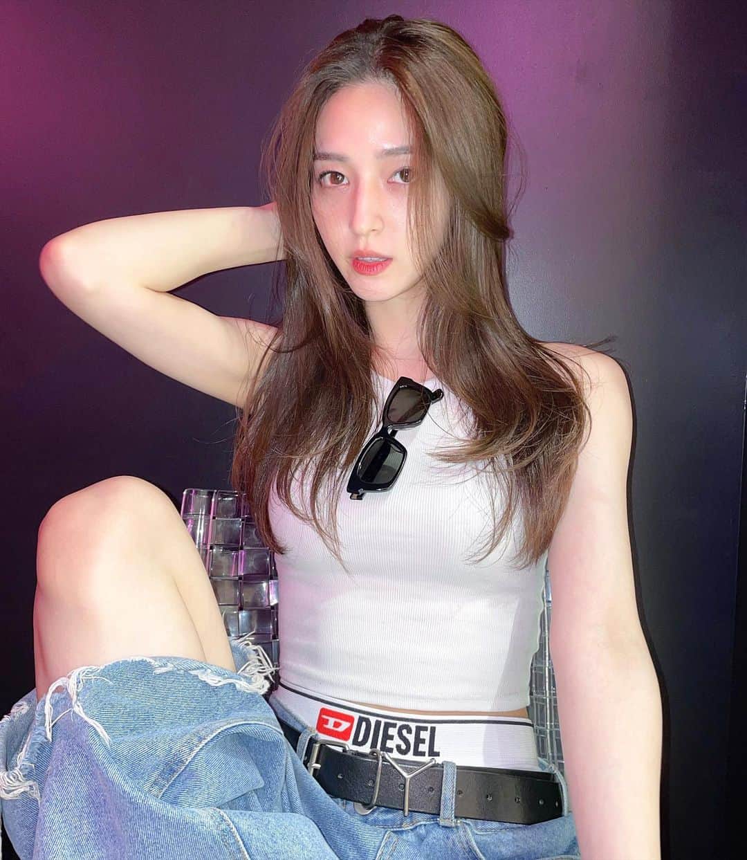 原涼香のインスタグラム：「ワンカールでキマるレイヤーカット🖤 ラフでかわいい₍ᐢ.ˬ.ᐢ₎ ㅤㅤㅤㅤㅤㅤㅤㅤㅤㅤㅤㅤㅤ人気カラーはグレージュです🫶🏻🫶🏻 ㅤㅤㅤㅤㅤㅤㅤㅤㅤㅤㅤㅤㅤ ㅤㅤㅤㅤㅤㅤㅤㅤㅤㅤㅤㅤㅤ  #SHIMA#韓国ヘア#韓国スタイル#レイヤーカット#ワンホンヘア#ワンホン#ダークトーン#網紅#初カラー#暗髪#ベージュカラー#ラベンダーカラー#グレージュ#オリーブカラー#透明感カラー#銀座美容院#銀座美容室#美容師#시스루뱅#레이어드컷#koreanhair」