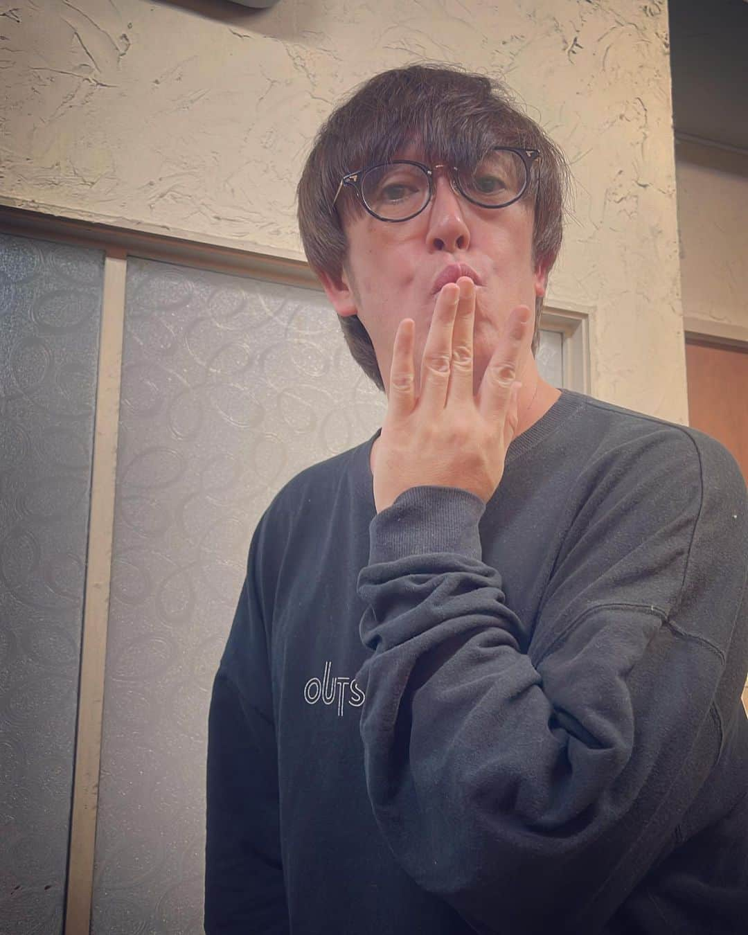 杉本知香さんのインスタグラム写真 - (杉本知香Instagram)「小杉さん、入江くん、ですよ。 スッキリですyo!  #中目黒美容室 #ブラマヨ小杉#ブラックマヨネーズ #小杉竜一 #カラテカ入江 #入江慎也#ピカピカ #ですよ#あーいとぅいまてーん」5月30日 20時54分 - sugimotoc