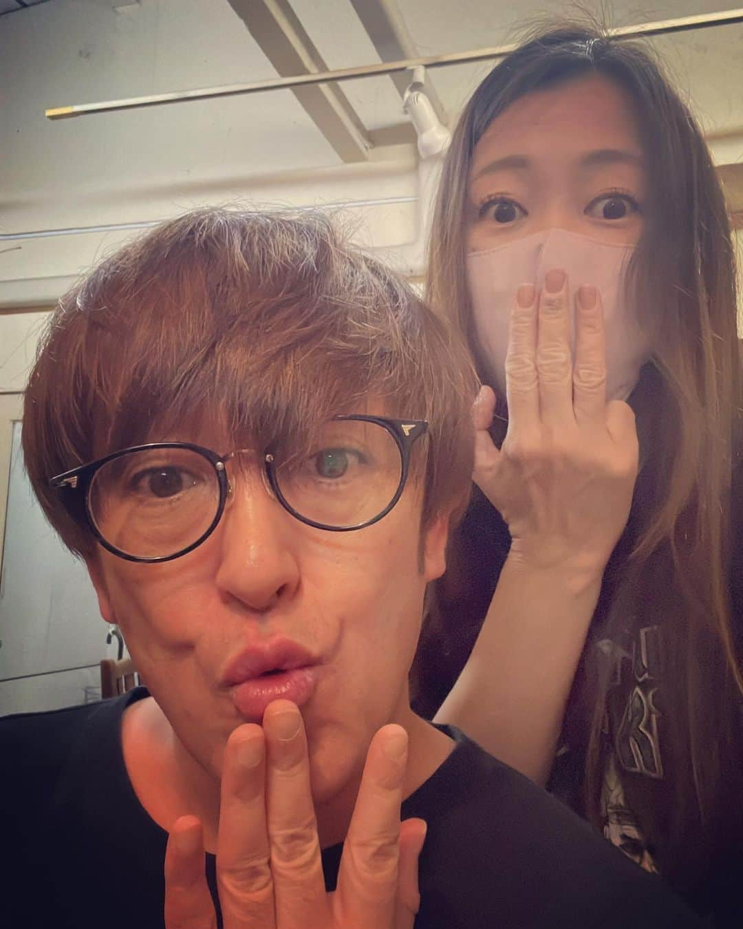 杉本知香さんのインスタグラム写真 - (杉本知香Instagram)「小杉さん、入江くん、ですよ。 スッキリですyo!  #中目黒美容室 #ブラマヨ小杉#ブラックマヨネーズ #小杉竜一 #カラテカ入江 #入江慎也#ピカピカ #ですよ#あーいとぅいまてーん」5月30日 20時54分 - sugimotoc