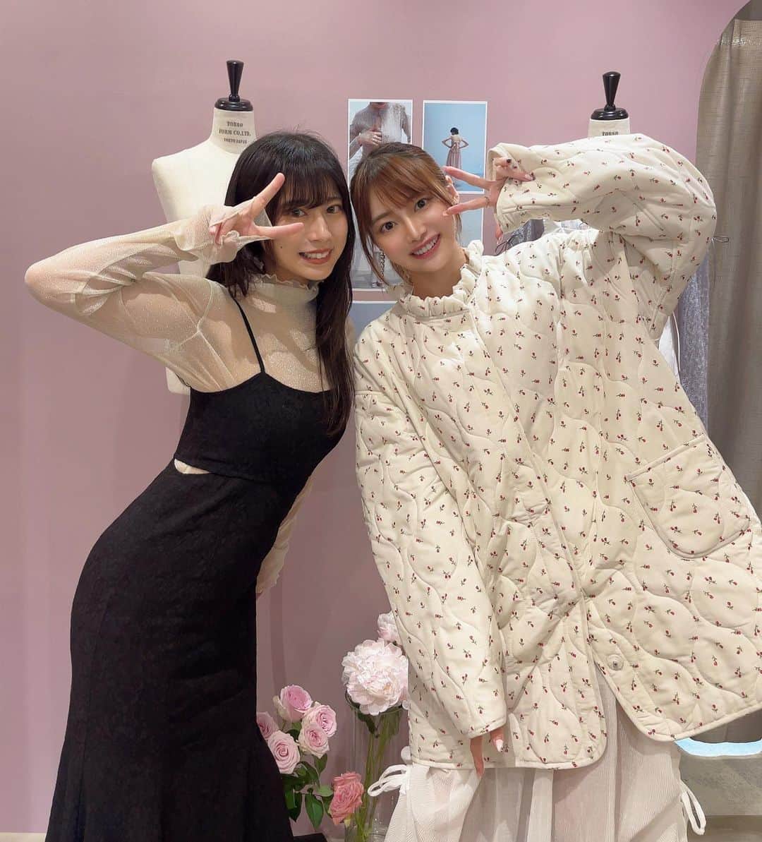 藤田いろはのインスタグラム：「大好きな　@honeymihoney_official  の展示会にさとはると行ってきました✨ ⁡ お揃いの服も何着か買っちゃったー！ 着るのが楽しみ🐰🩷 ⁡ ⁡ ⁡ ⁡ ⁡」