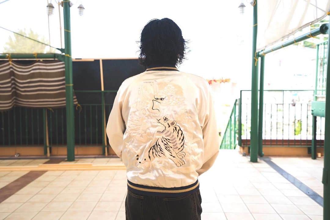 鷲見こうたのインスタグラム：「🐉🐅  Photo by @chiro1203.jp」