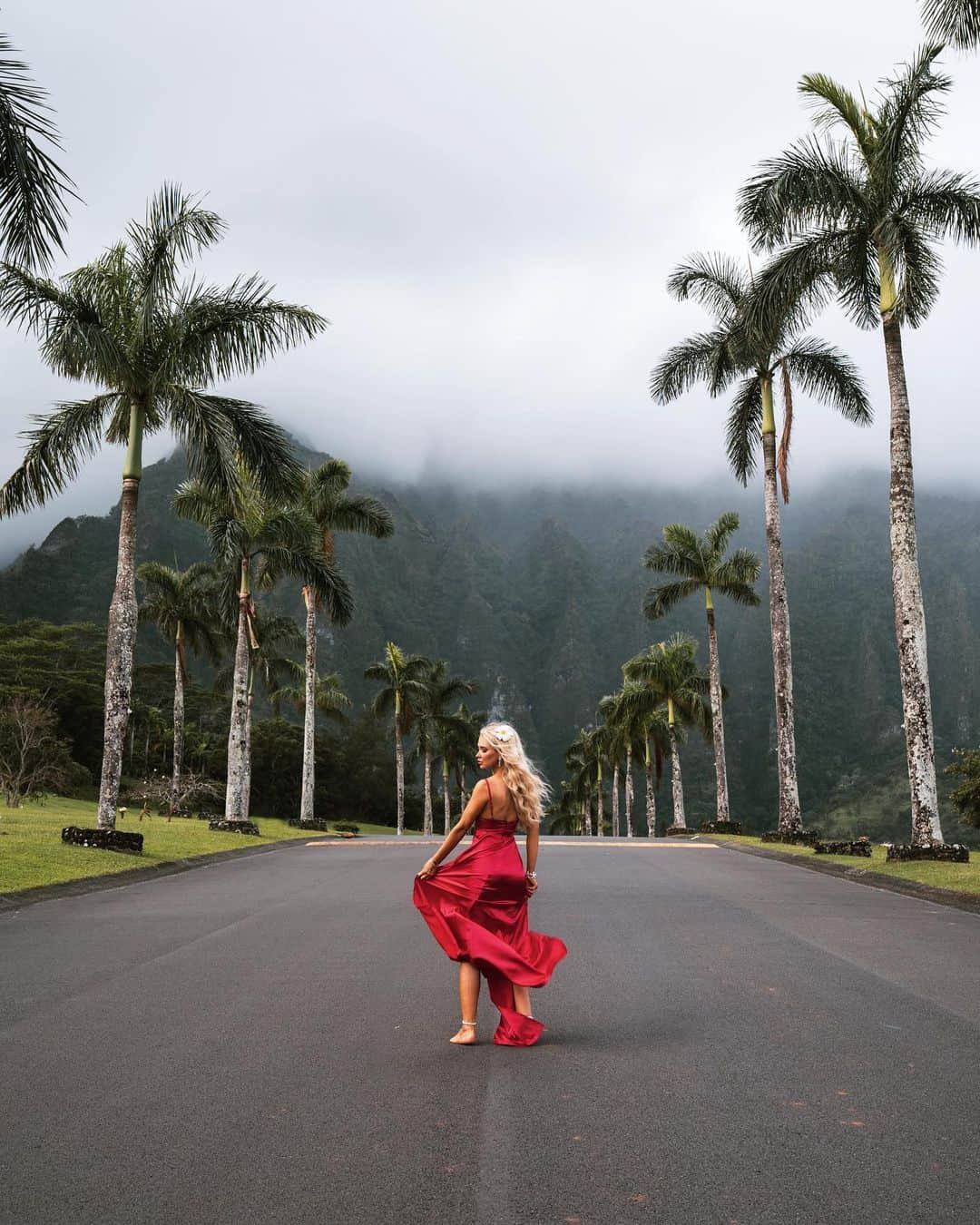 Andreane Chamberlandさんのインスタグラム写真 - (Andreane ChamberlandInstagram)「🌴💃🏼🌴 @andreanec   Photos par le team @laureantardif @oli.langevin @oli_historian  . .  . . . . . . #hawaiilife #hawaiiportraits #palmtrees #hawaiistagram #hawaiiphotographer」5月30日 21時09分 - andreanec