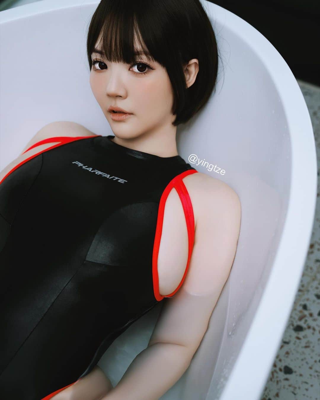 YingTzeさんのインスタグラム写真 - (YingTzeInstagram)「Pharfaite Swimsuit 🩱✨  I really like this swimsuit but it’s one size smaller because my size is sold out. As a result , I couldn’t zip the back … and left it open 🤣  Pharfaite Swimsuit is Set D for this month’s photo set . 32 HD photos + 19 Phone / Selfie Set . 💕 Last day is on 31st May !  📸 @prestonles.ig   #swimsuit #girlwithshorthair」5月30日 21時19分 - yingtze