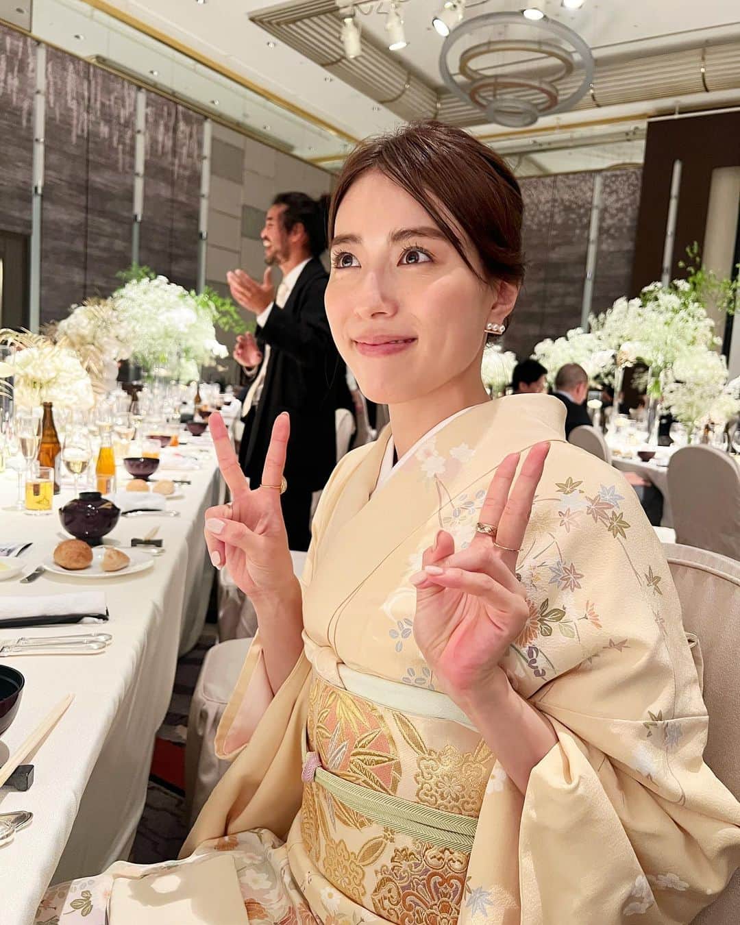 笹川友里さんのインスタグラム写真 - (笹川友里Instagram)「週末、 金沢にてお友達の結婚式。 夢のような素敵な空間でした。 美味しそうなお食事を目の前に 遠い目でニヤニヤしているのがバレました。  本当に本当におめでとうございます！」5月30日 21時45分 - sasagawayuri