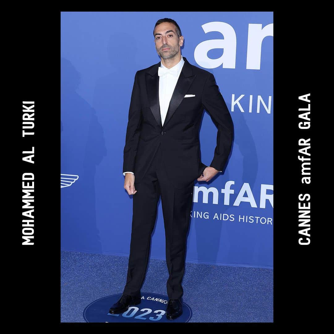 ベルルッティさんのインスタグラム写真 - (ベルルッティInstagram)「- ICONIC MOMENTS WITH #BERLUTI -   One of Cannes’ staples, the @amfAR gala this year counted among its guests model @altonmason, who put a bold spin on his double breasted mohair and satin Berluti tuxedo with an open black shirt. Film producer @moalturki went the timeless route with a classic tuxedo and a white bib shirt. Meanwhile, model @scottmorton_m chose a midnight blue tux to pair with his deep black patinated Alessandro shoes.  #amfAR, The Foundation for AIDS Research, is dedicated to ending the global AIDS epidemic through innovative research.  #CANNES2023 #amfARCannes #DRESSEDINBERLUTI」5月30日 22時00分 - berluti