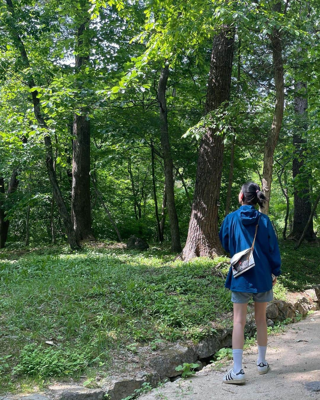 キム・ユネさんのインスタグラム写真 - (キム・ユネInstagram)「🌲🌳🍃🐈‍⬛🏃🏻‍♀️」5月30日 22時21分 - kimyoonhye_