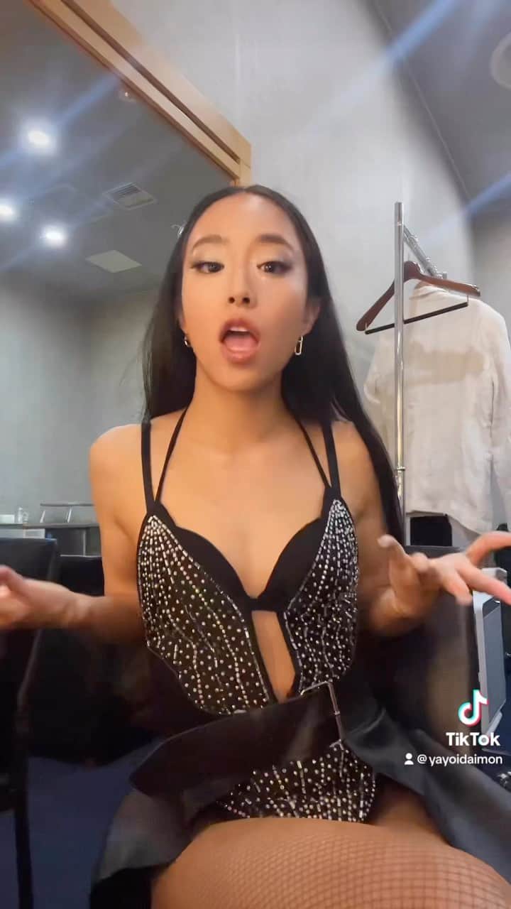 大門弥生のインスタグラム：「みんなウルサイ！STFU！short ver！🐬💎 #みんなウルサイ ハッシュタグで可愛いの見つけたらシェアするよ！」