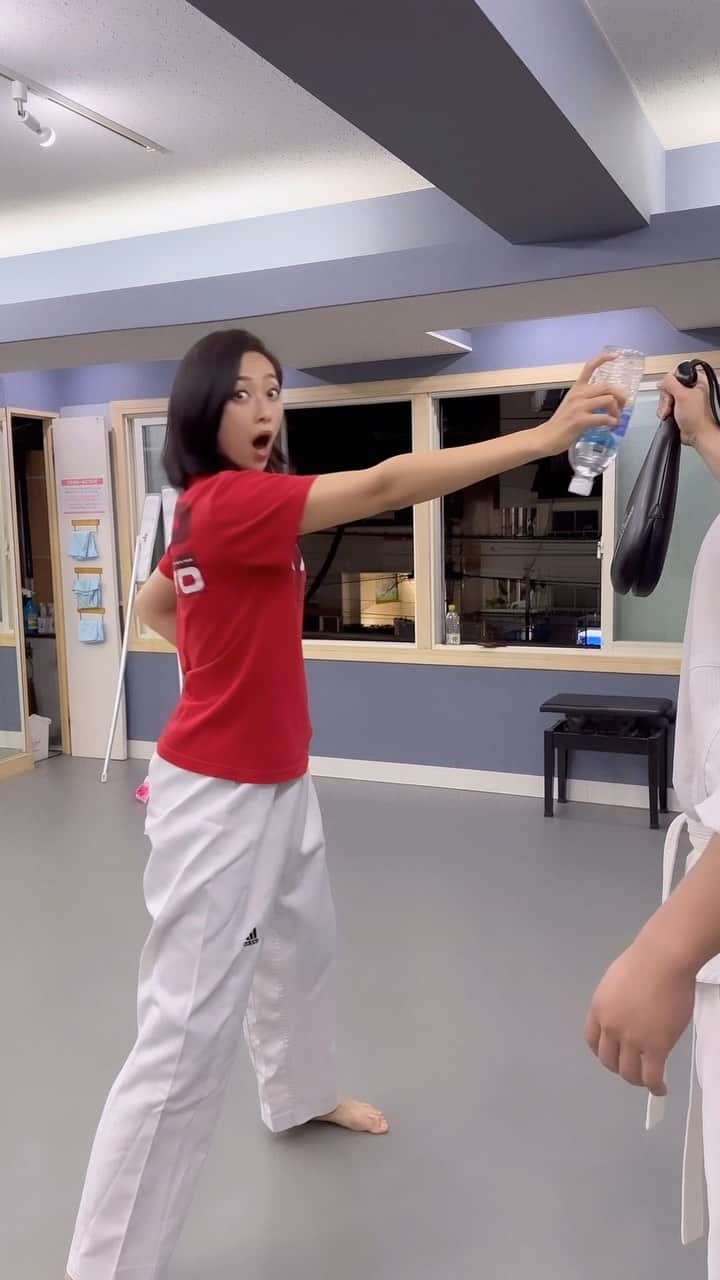 梨衣名のインスタグラム：「Punch speed challenge😁⭐️ #taekwondo #martialarts」