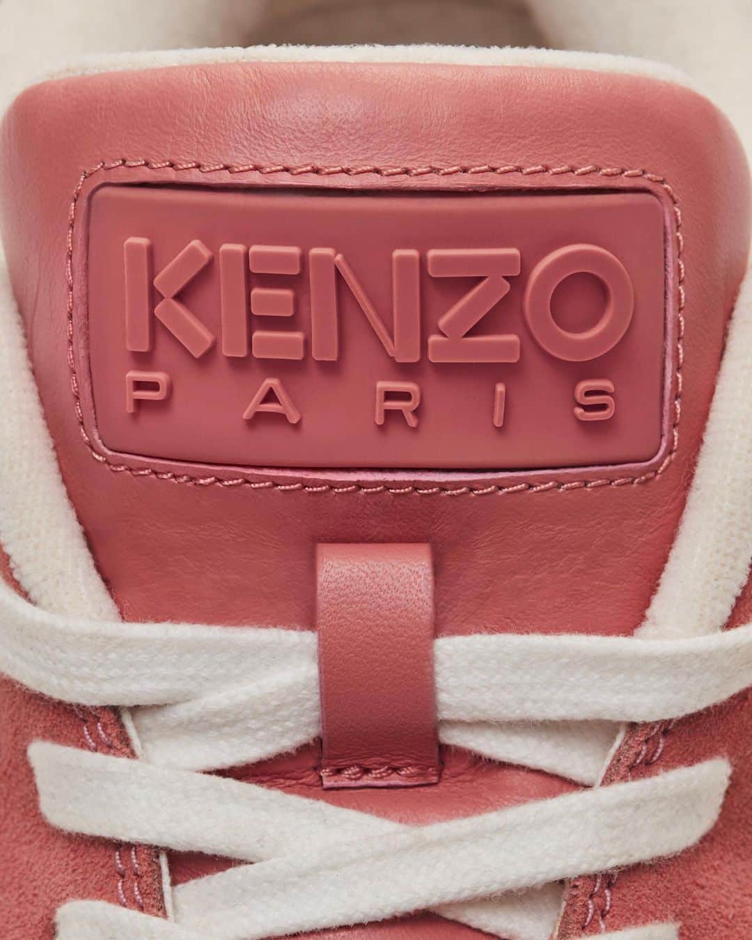 ケンゾーさんのインスタグラム写真 - (ケンゾーInstagram)「Unveiling the highly anticipated KENZO-DOME sneakers, the debut sneaker series from KENZO by @Nigo. This minimalist cupsole sneaker is available in classic suede as well as in grained leather with its flat outsole and puffed-up tongue.」5月30日 22時42分 - kenzo