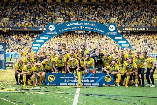 ファビアン・ルステンベルガーさんのインスタグラム写真 (ファビアン・ルステンベルガーInstagram)「🏆💛🖤 meister 