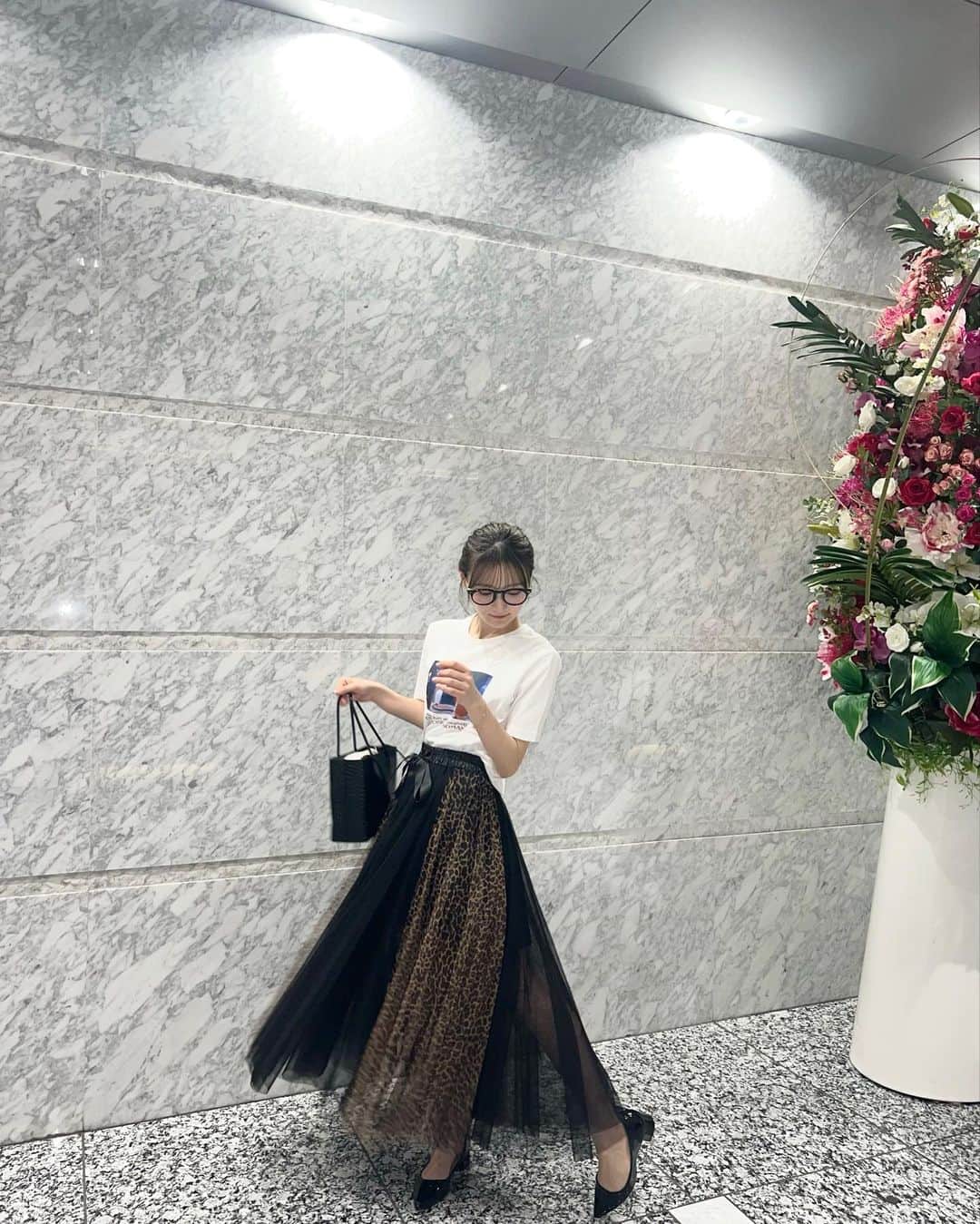 石綿日向子さんのインスタグラム写真 - (石綿日向子Instagram)「🐈🍝🤍  夏らしい格好できて最高！ 最高に可愛いGU 790円Tシャツ♡ 見えない可愛すぎる♡ @gu_for_all_ 🎀  #パスタふたりで分けてるの可愛い」5月30日 22時50分 - hinako_ishiwata