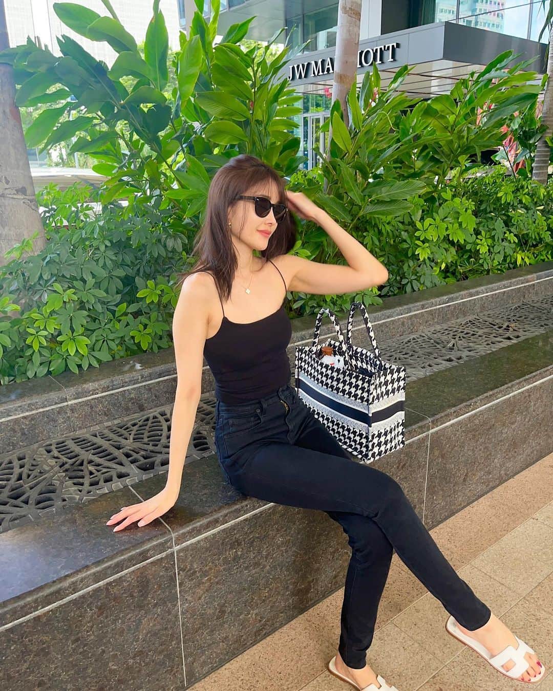 川口優菜のインスタグラム：「. 美容に詳しくなるって、 沢山失敗もするって事。  私のお肌の失敗話😂😂 最後の写真みてみて〜  美容が好き過ぎて、 沢山失敗もしてるんだー🤗🤗  なんでも聞いて〜😂 経験しないと本当の答えがわからないからね！  失敗は成功の始まりよ！笑  Look at my last photo, my skin is in disaster coz I always try way too many ways to "how to stay pretty'' 😂😂　  disaster🟰災害www #YUNAŚCHOICE #美容オタク #美容好きな人と繋がりたい  #美容好き過ぎて頭おかしい #失敗しまくり笑」