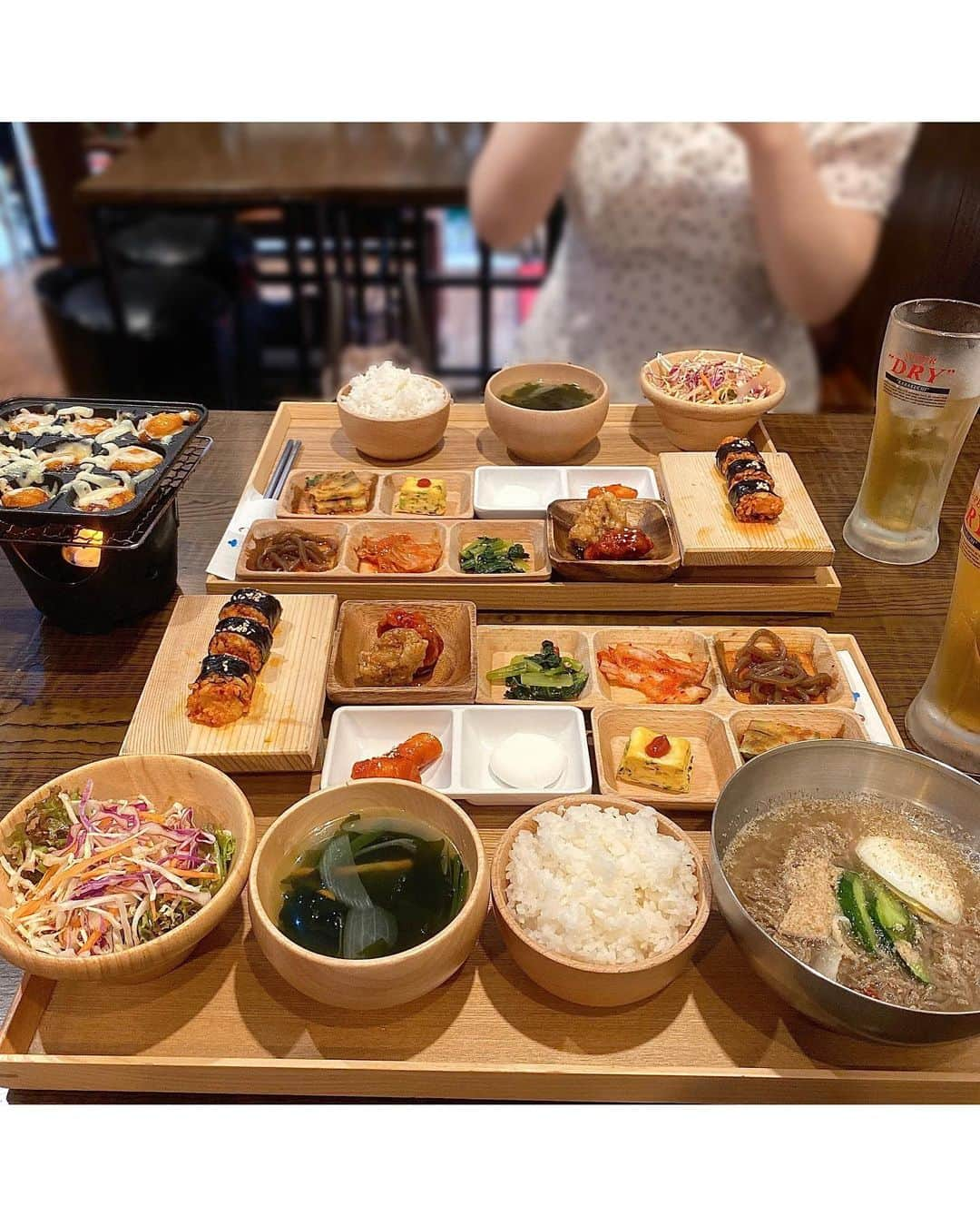 楠木しゅりさんのインスタグラム写真 - (楠木しゅりInstagram)「韓国料理たべてきた 🫶🏻 ⁡ ランチの冷麺セットにしたよ〜〜 チキンもキンパもトッポギも食べれて 大満足でした🥹おいしかった ‪⸝⸝- ̫ -⸝⸝‬♡ ⁡ 他にもポッサム、エビチーズフォンデュ、 チーズダッカルビ、辛ラーメンキンパ、 プルコギ、サムギョプサル、サムゲタンの セットがあったよ🫕 ⁡ 店内も居心地よかったからまた行きたい 🫶🏻 みんなもいってみてね ෆ  ̫ ෆ ⁡ ⁡ ♡ ⁡ @kusunoki_shuriと @soyeon.tonuga の Instagramをフォローして 来店時にフォローした画面を見せると ꒰ ドリンク1杯無料 ꒱ になるよ 🐇💞  (飲み放題メニューから選べるよ‪‪ ☺︎‬) ⁡  #PR #豚友家 #トヌガ #新大久保 #新大久保グルメ #新大久保ランチ #新大久保韓国料理 #韓国料理 #新宿 #新宿グルメ #新宿ランチ #新宿韓国料理 #東京」5月30日 23時23分 - kusunoki_shuri