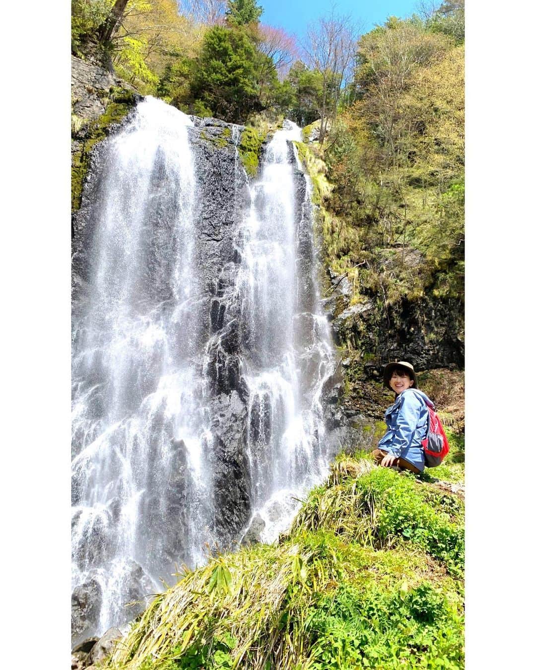 沙羅のインスタグラム：「滝ガール⛰ハマりそう😳  山登りって辛く険しいイメージしかなかったけど、 滝を目指せば頑張れそうだなぁって思った。  自然ミスト、最高♡  自然に触れると、何でこんなに日常に感謝できるんだろうね。 不思議だぁ。。。  #山ガール #滝ガール #こんなに気持ちいいなんて #知らなかった #岐阜県 #五色ヶ原 #登ってよかった #たまにはいいね〜 #スイッチ観てくれたみんな #ありがとう😊」