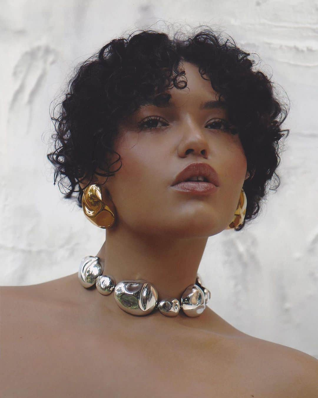 Monica Sordoのインスタグラム：「INE wearing the Cubagua Earrings and Oriente Choker in mix & match metals. (Available for Pre-Order - June 15th delivery) ~ Portrait Series by @mlshbts & MS ~ Mua @inegnzalez」