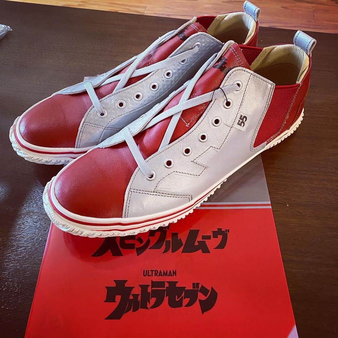 関智一さんのインスタグラム写真 - (関智一Instagram)「買ってしまった〜！ 好きなメーカーと好きな作品のコラボ！  #すぴんぐるむーぶ  #ウルトラセブン」5月30日 23時40分 - sekitomokazu
