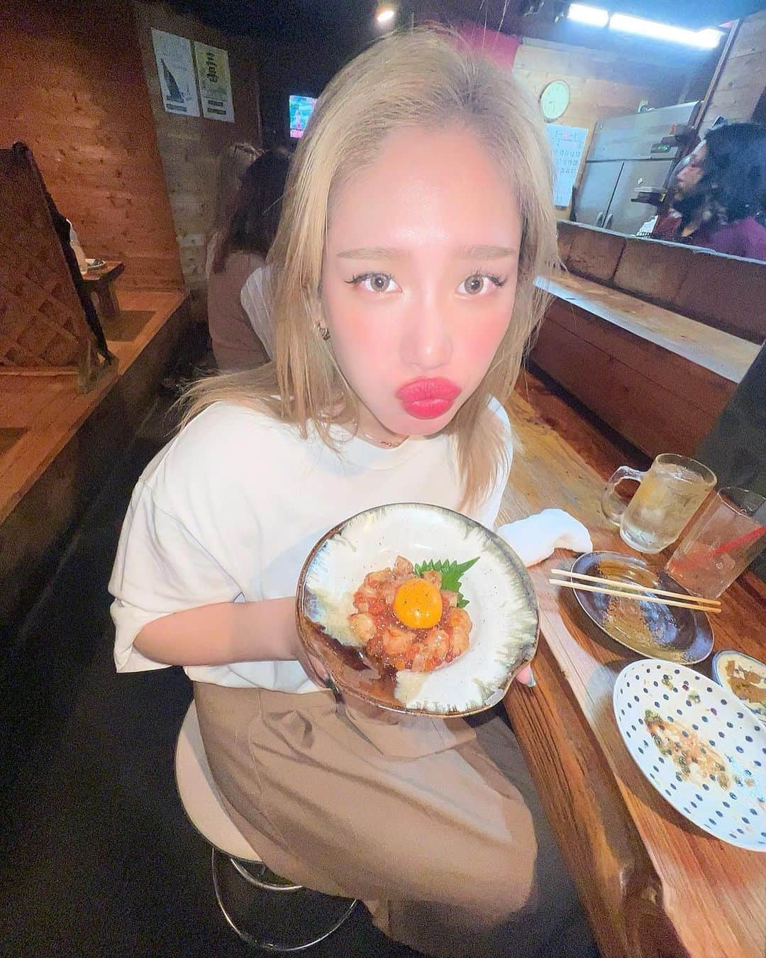 acaneさんのインスタグラム写真 - (acaneInstagram)「・ おいちかった、きんしゃい🐔💞  レバーはもう殿堂入りで 壱岐産の牡蠣優勝すぎた🦪✌️  #ふーずばーきんしゃい #きんしゃい #福岡グルメ #博多グルメ」5月30日 23時41分 - acane0129