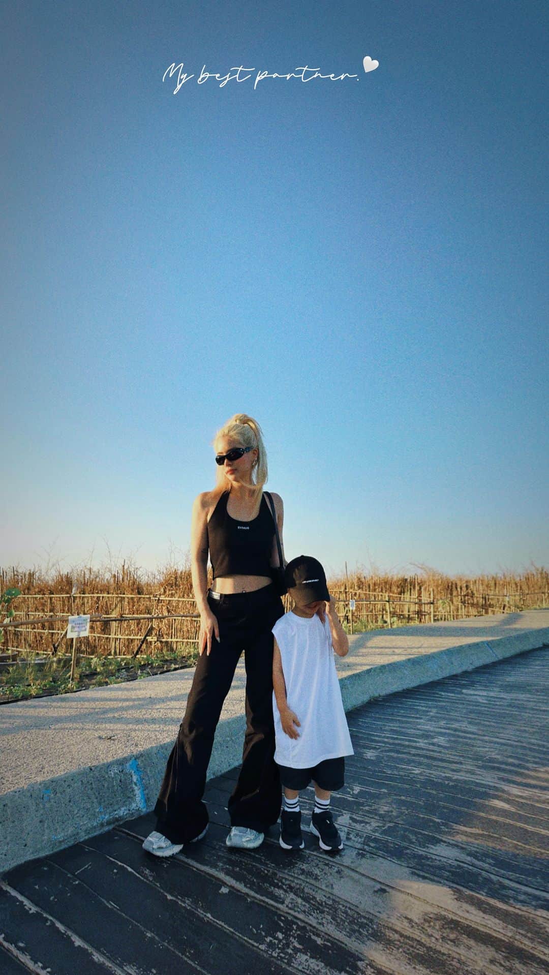 林咖安（Lyla）のインスタグラム：「#loveyou  拋開你的羞恥心✨ 兒子開心我開心🤣🤣🤣  （ 我看了一遍就錄了還跳錯😆 ）」