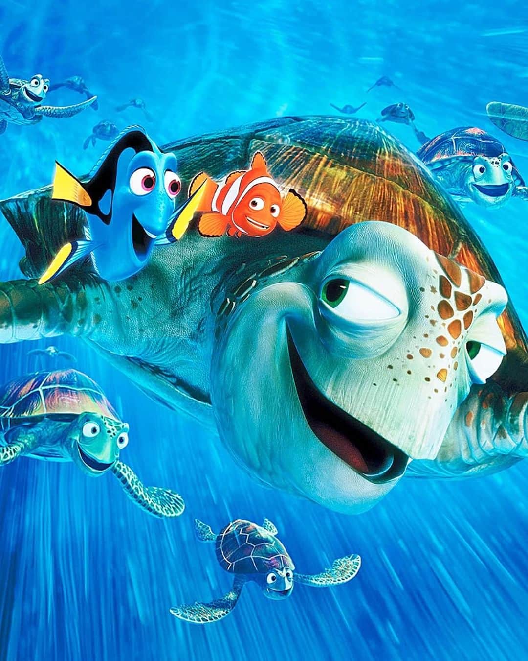 ゴールデングローブ賞のインスタグラム：「Alexa, how do you say “happy anniversary Finding Nemo” in whale language? Or maybe we should ask Dory… 🐳🐠🌊  #Film #FindingNemo」