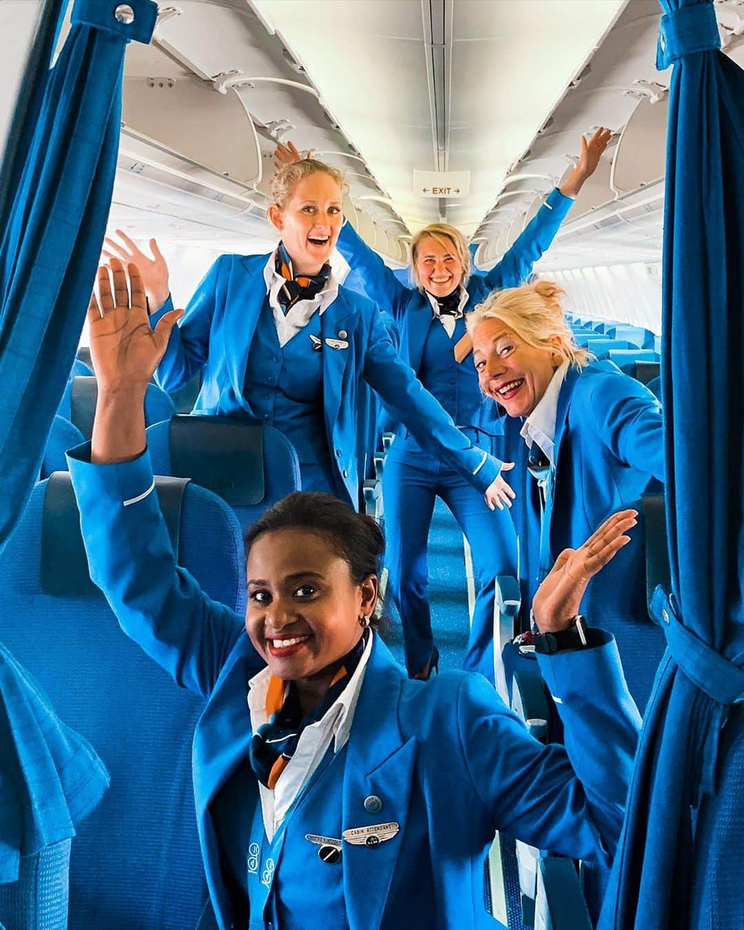 KLMオランダ航空さんのインスタグラム写真 - (KLMオランダ航空Instagram)「Shoutout to our crew who bring warmth, care, and smiles to the skies! From take-off to landing, they make every journey unforgettable. Thank you! ✈️ 💙✨   #InternationalFlightAttendantsDay #FlightAttendantsDay #KLM #royaldutchairlines #cabincrew」5月31日 21時04分 - klm