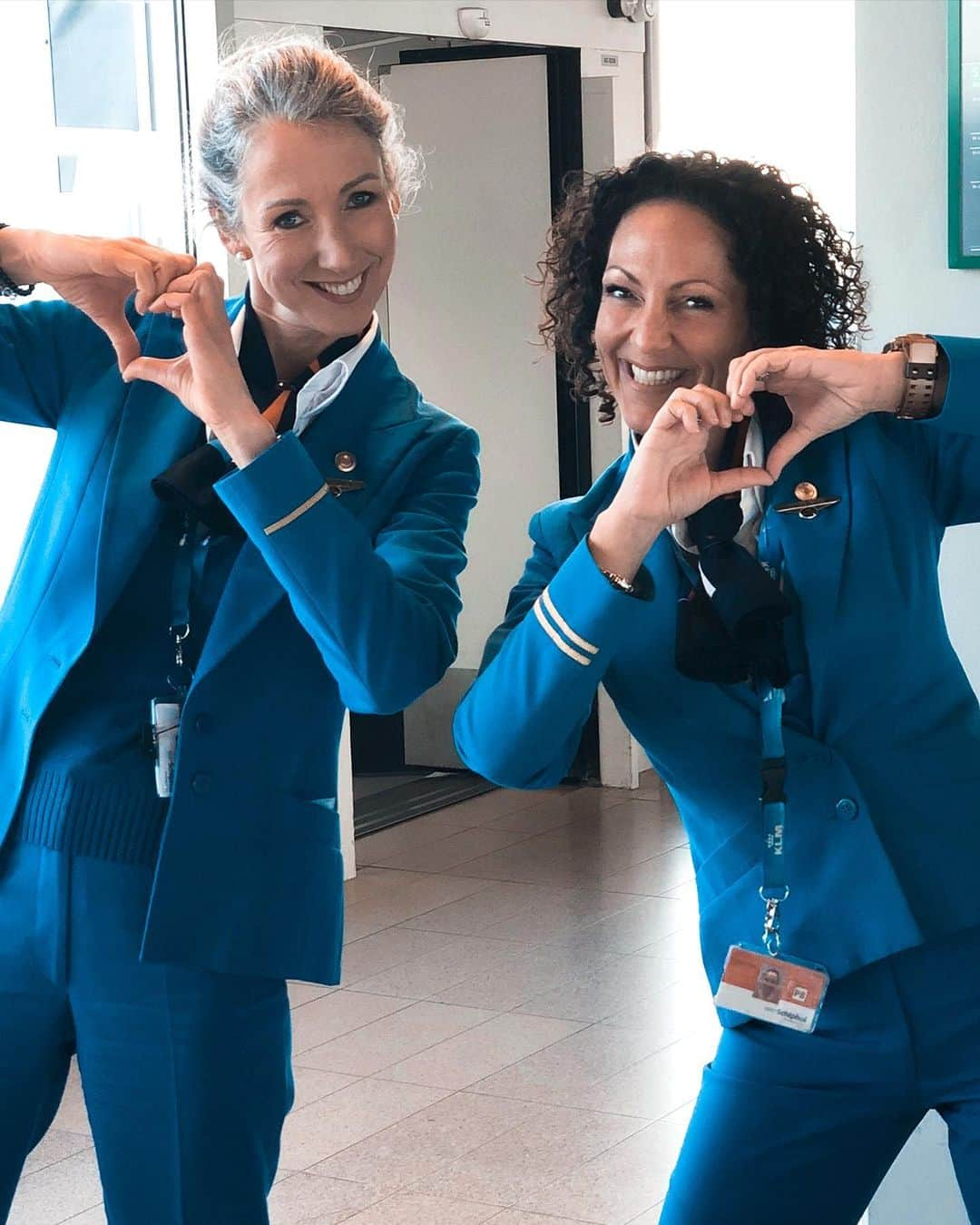 KLMオランダ航空さんのインスタグラム写真 - (KLMオランダ航空Instagram)「Shoutout to our crew who bring warmth, care, and smiles to the skies! From take-off to landing, they make every journey unforgettable. Thank you! ✈️ 💙✨   #InternationalFlightAttendantsDay #FlightAttendantsDay #KLM #royaldutchairlines #cabincrew」5月31日 21時04分 - klm