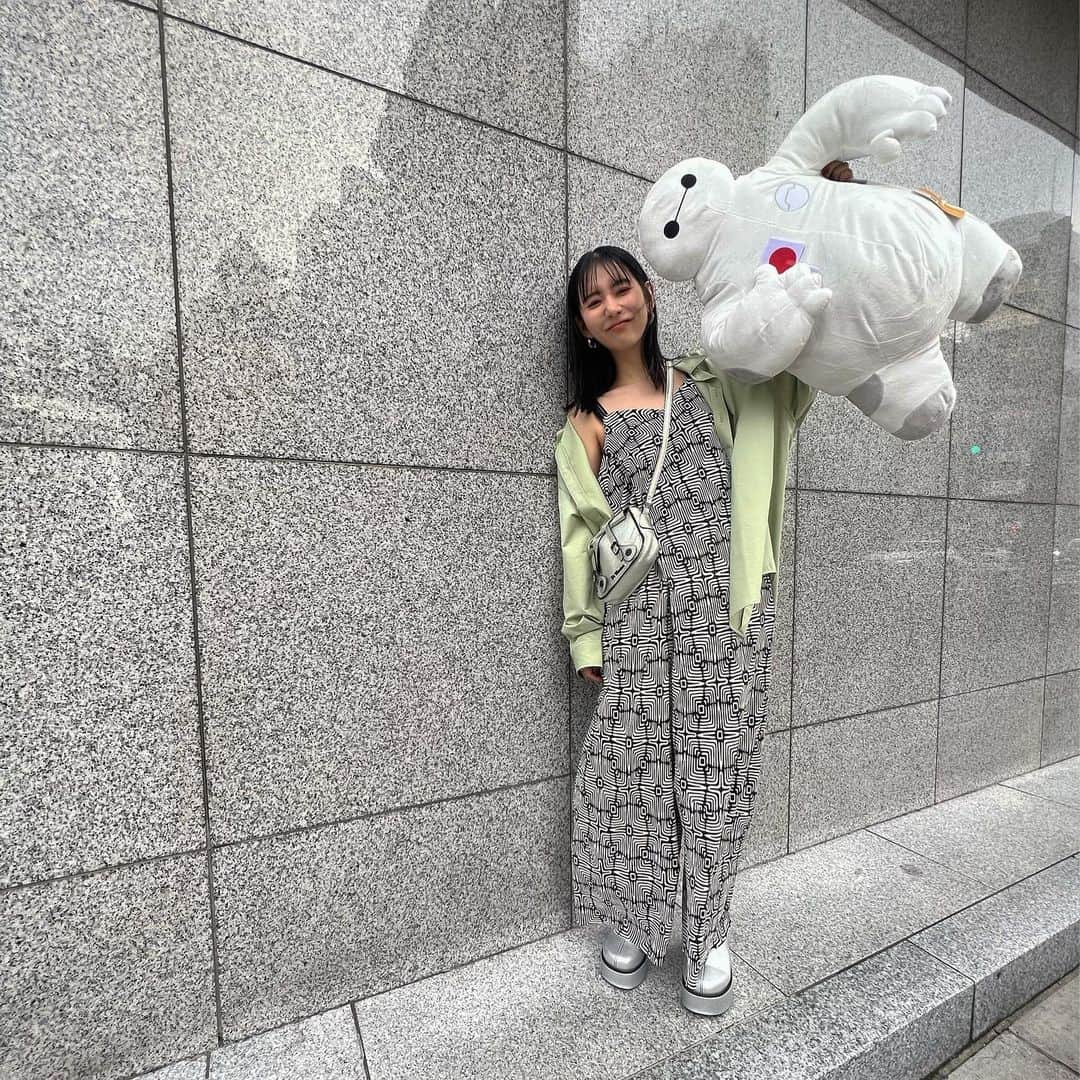 TOMOMIのインスタグラム：「お誕生日むかえた！！！！！！ さっきUFOキャッチャーでおっきいベイマックスとった！！！！！！！」