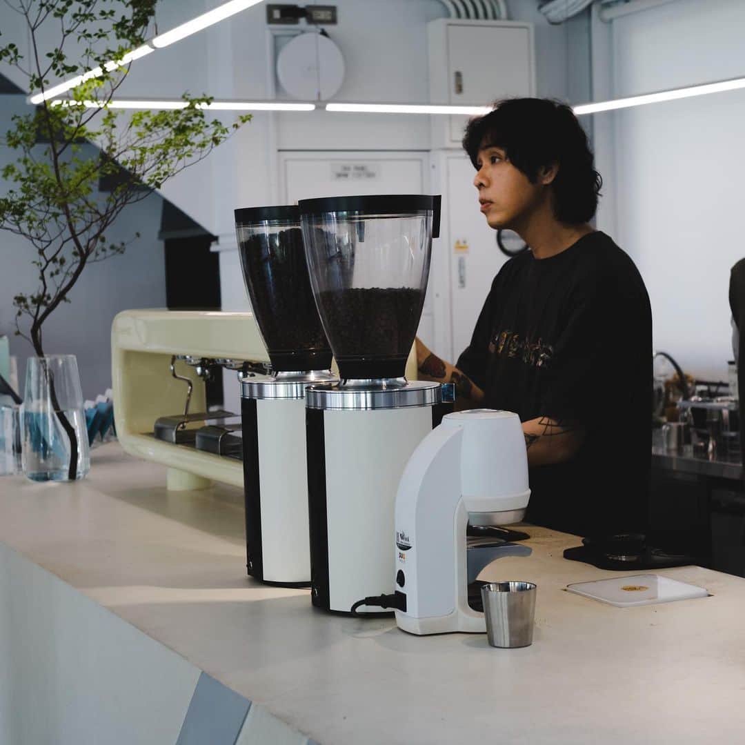 大瀧彩乃さんのインスタグラム写真 - (大瀧彩乃Instagram)「・ Tzubi coffee🫘☕️  初めてのfig latte ◎  美味しかった〜🤎  #台湾#台北#tzubi #taiwancafe  #latte#latteart #珈琲#leicam11#leicaq2 #takiicotrip」5月31日 0時11分 - _ayanootaki_