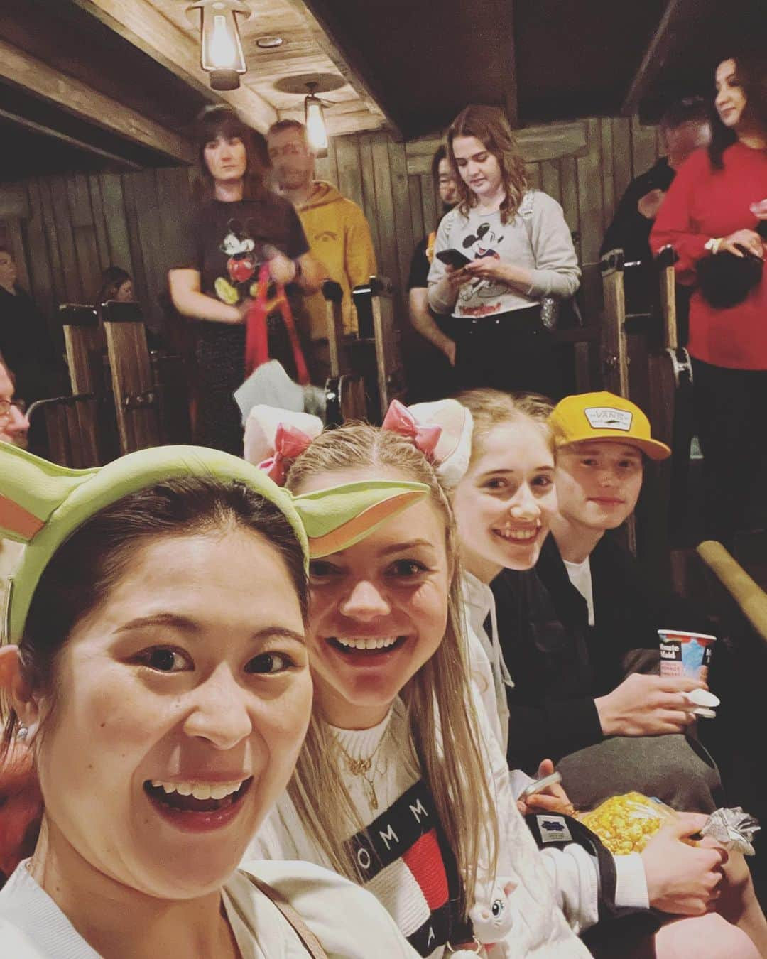 宮原智子さんのインスタグラム写真 - (宮原智子Instagram)「Disney adventures!!   #disneyland  #disneycaliforniaadventurepark  #yoda」5月31日 0時15分 - 55satoko